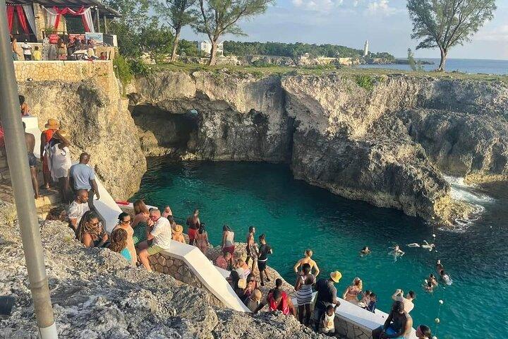 7 Mile Beach and Rick's Cafe in Negril from Montego Bay Private Tour