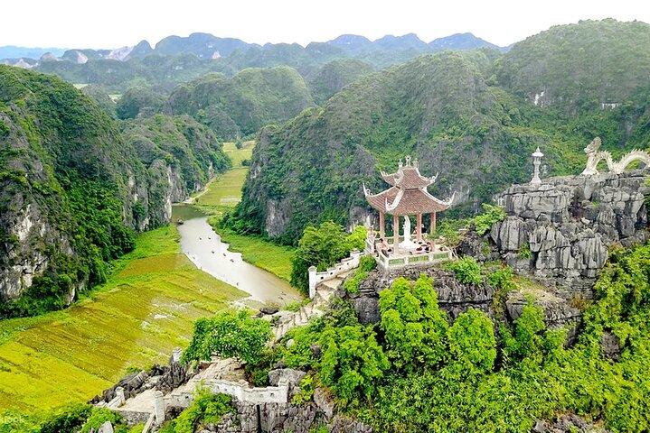 Bai Dinh - Trang An boat- Mua cave with Limousine & Lunch (Full day)