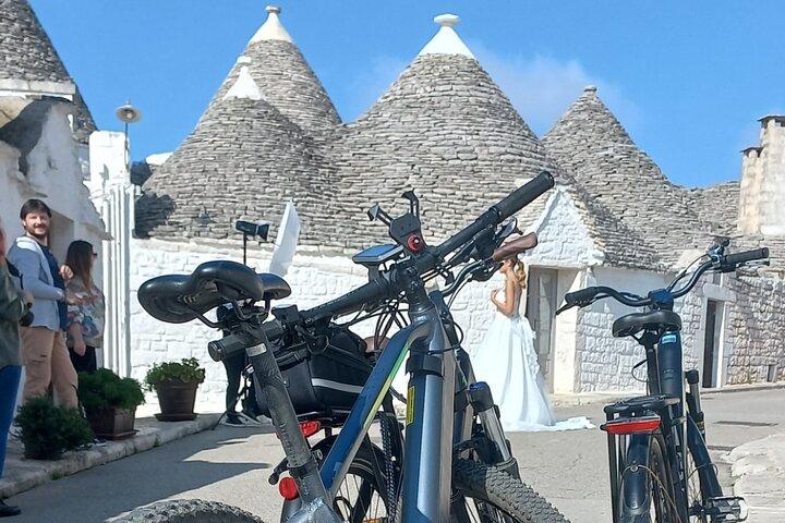 Tour Ebike Trulli Alberobello e Locorotondo