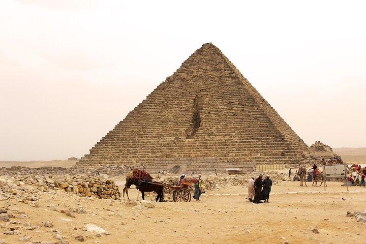 Private Egyptian Museum and Giza Pyramids Tour from Alexandria