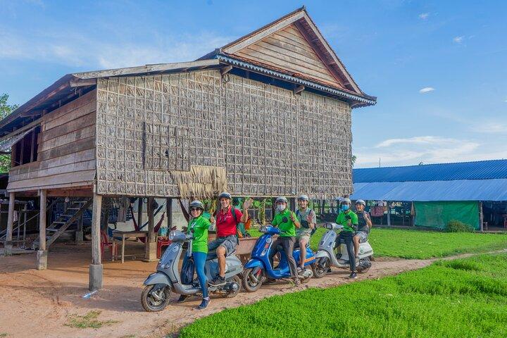 Siem Reap Countryside Sunset Vespa Tour / Tuk Tuk Available