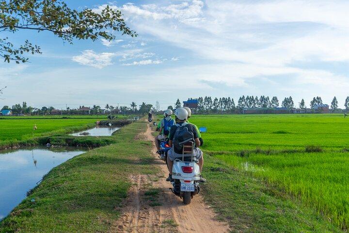 Siem Reap Countryside Sunset Vespa Tour / Tuk Tuk Available