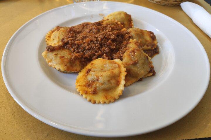 Lucca’s Ultimate Food Tour: Full Tuscan Meal by Do Eat Better