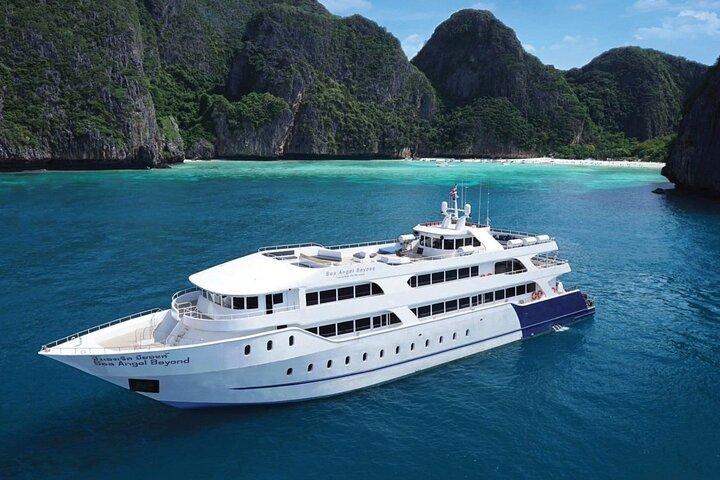 One Way Phi Phi Island Cruise with Gold Seats to/from Phuket