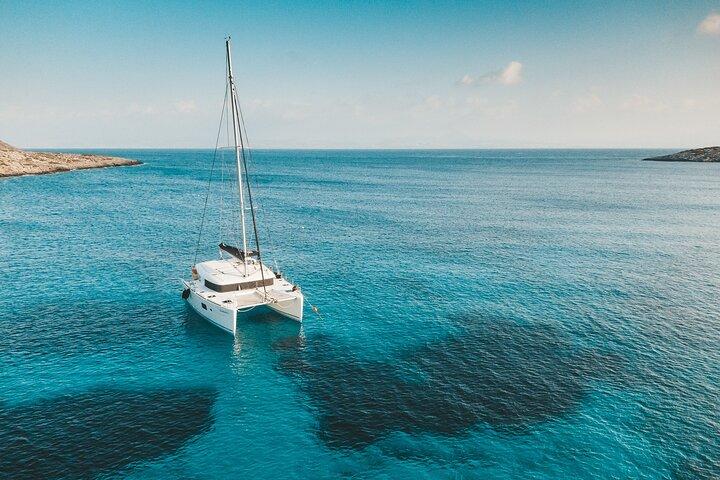 Private 5h Cruise Catamaran Santorini BBQ ,drinks, transfer