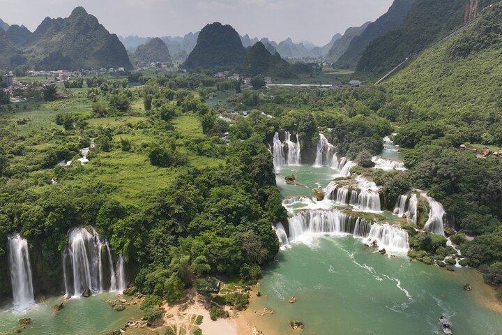 Ban Gioc Waterfall & Ba Be Lake : 3 Days Group Tour from Hanoi
