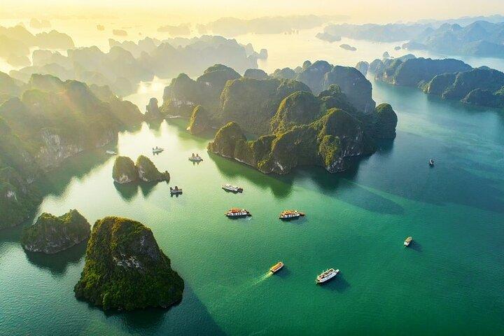 Top 1 Ha Long-Lan Ha Bay Luxury 5 Star Cruises & Balcony Cabin