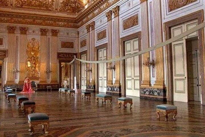Private Guided Day Tour to Pompeii and the Royal Palace of Caserta