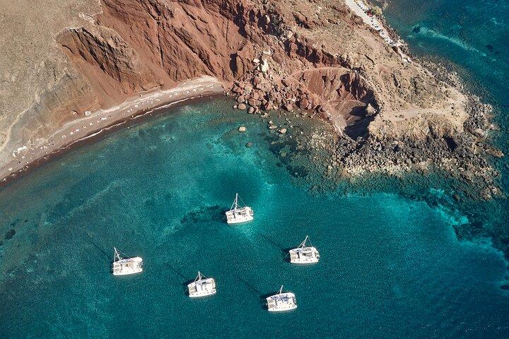 Santorini Oia: Private Sunset Cruise with Fresh Fish BBQ & Drinks