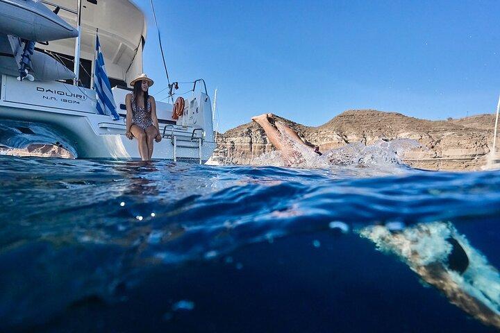 Santorini Oia: Luxury Day Cruise with Fresh Fish BBQ & Drinks