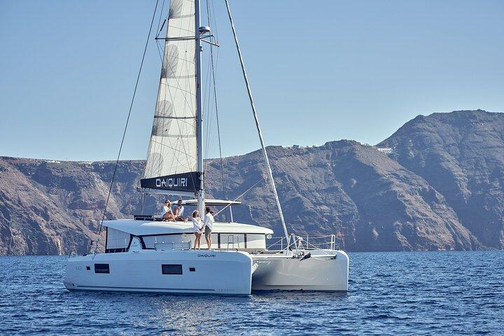 Santorini Oia: Private Sunset Cruise with Fresh Fish BBQ & Drinks