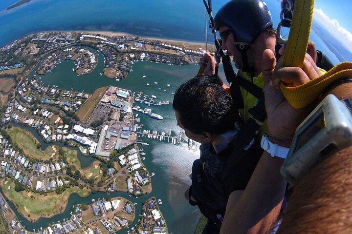 Skydive Fiji Legend 13000ft Tandem Jump (60 seconds free fall)
