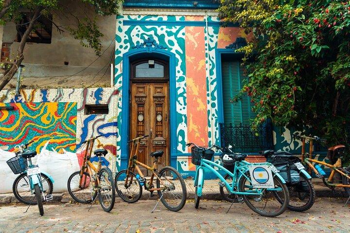 Private BA Street Art Bike Tour: Hidden Graffiti & Urban Culture