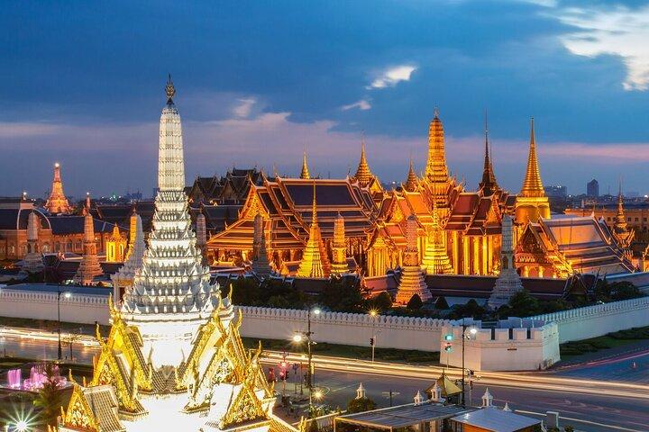 Private Bangkok Night Tour by Tuk Tuk with Dinner