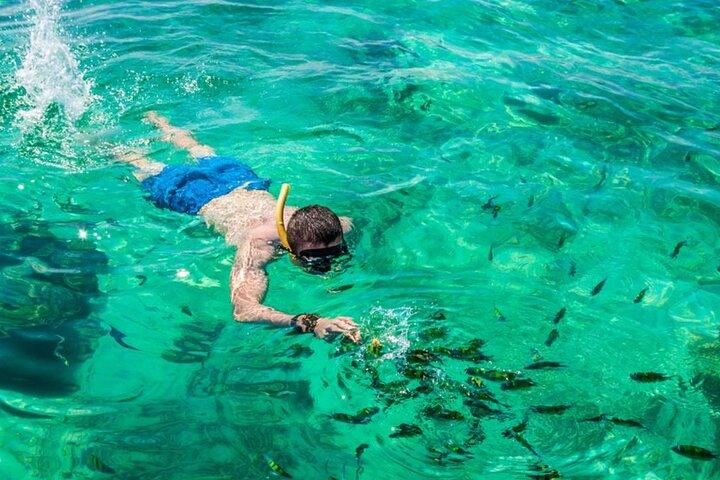 VIP Private Boat to Phi Phi Island: Snorkeling + Land Tour