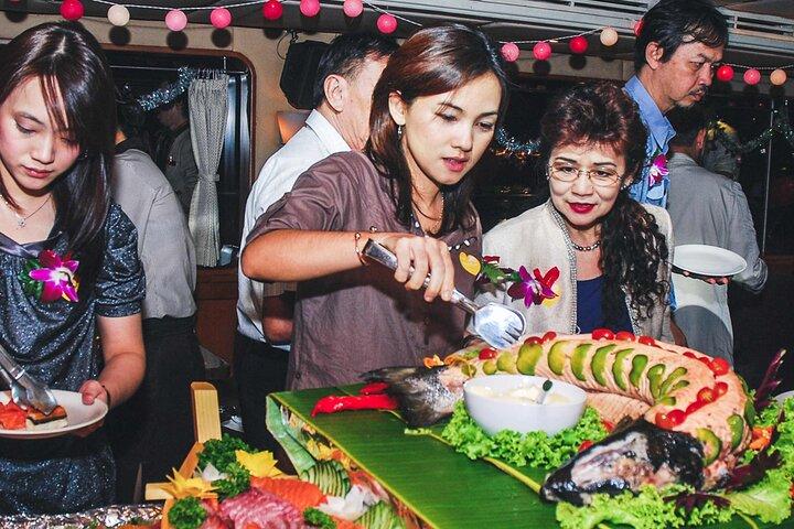 VIVA Alangka River Cruise: Dining & Cabaret Delight