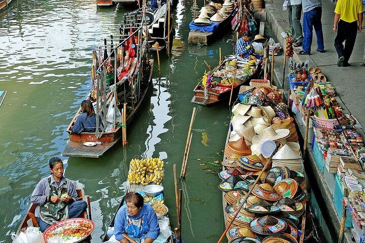 Damnoen Saduak Floating Market and Maeklong Railway Market Tour