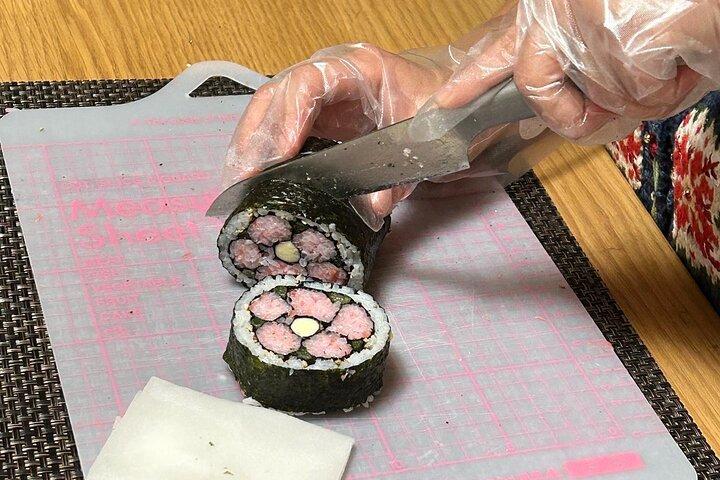 Private Art Sushi Roll Class in Kyoto