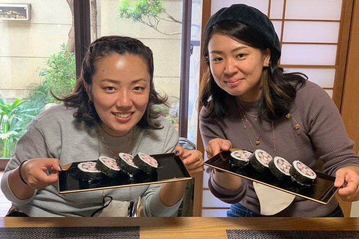 Private Art Sushi Roll Class in Kyoto