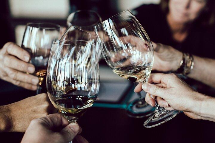 Athens Nights Uncorked: Walking Tour & Wine Experience