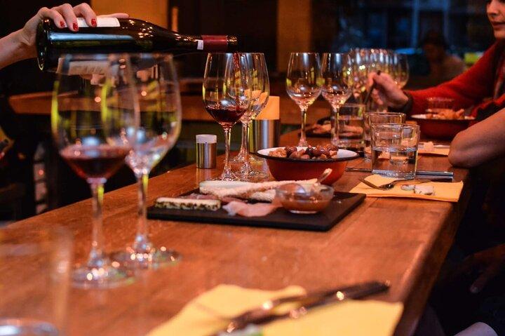 Athens Nights Uncorked: Walking Tour & Wine Experience