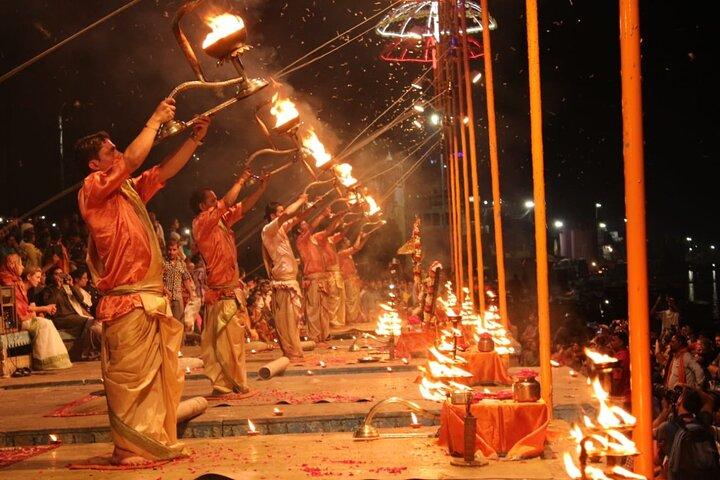 Witness the Sacred Evening Ganga Aarti in Varanasi