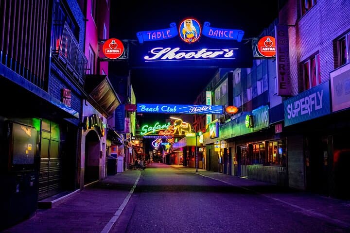 Hamburg St. Pauli (18+) Private Walking Tour with a Professional Guide