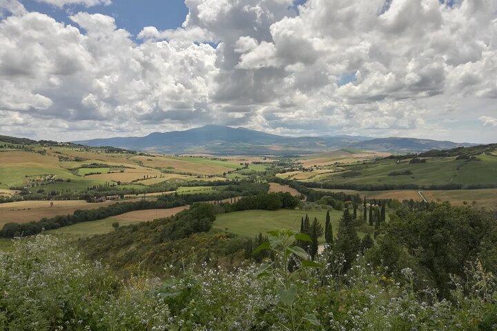 Siena to Rome: Orvieto and Montepulciano Transfer Tour