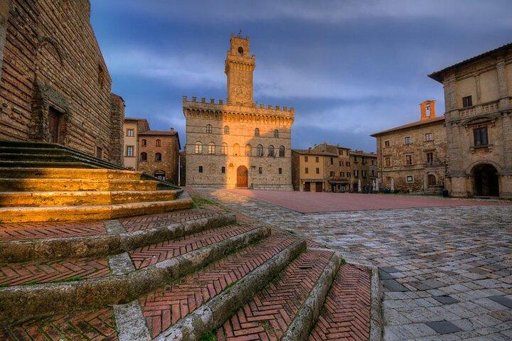 Siena to Rome: Orvieto and Montepulciano Transfer Tour