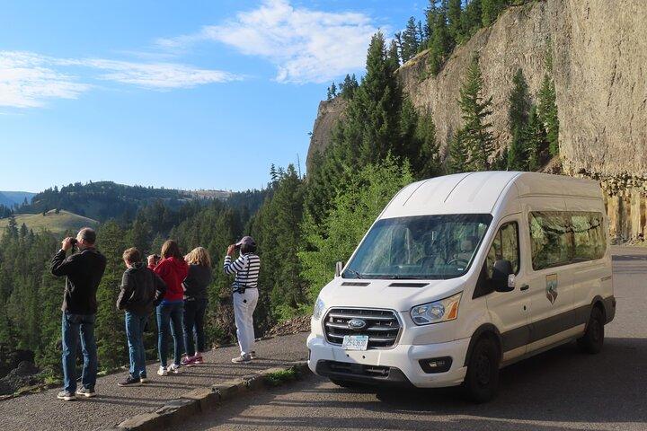 Upper Loop Tour and Lamar Valley from West Yellowstone with Lunch