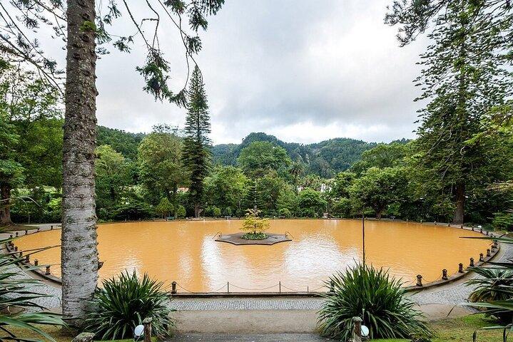 Private Guided Tour to Furnas and thermal baths.