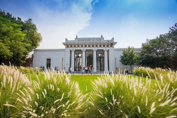 City of Angels: Walking Tour Recoleta - Skip the line