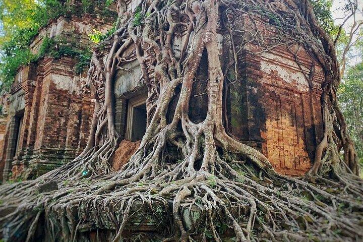 Private Guided Full-Day Tour to Koh Ker Temple with Pickup