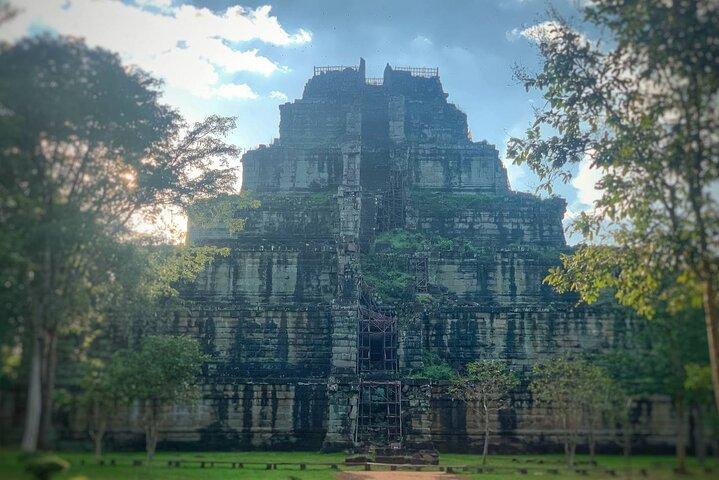 Private Guided Full-Day Tour to Koh Ker Temple with Pickup