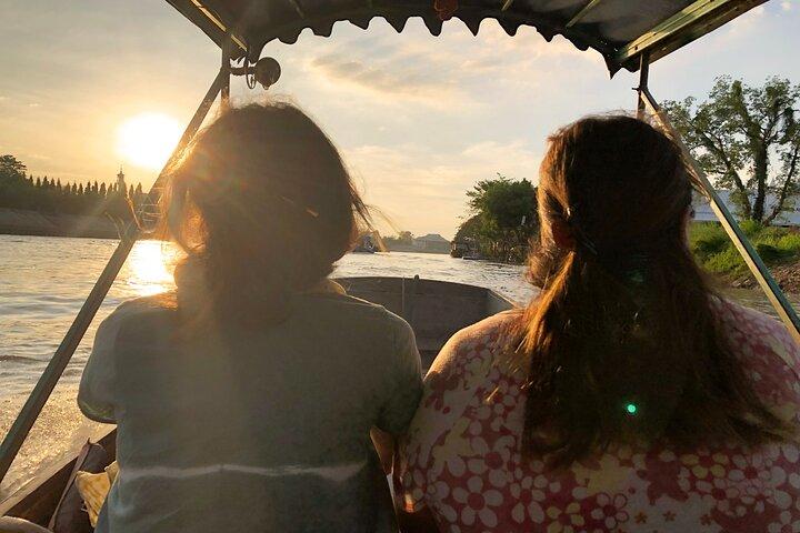 Ayutthaya Sunset Boat & UNESCO Temples: Multi-language private tour from Bangkok