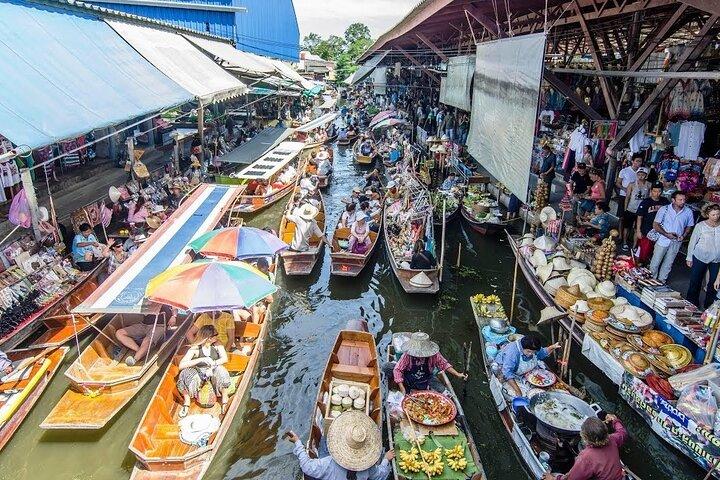 Private Maeklong Railway and Floating Market Highlight Tour