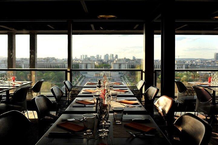 Eiffel Tower Dinner Experience and Sightseeing Seine River Cruise
