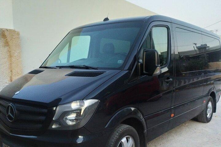 Private Transfer to/from Perissa and Perivolos Beach in Santorini