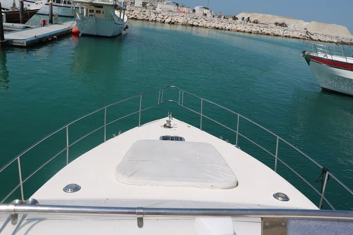 2-Hour Private Yacht 50ft Tour Around Burj Al-Arab