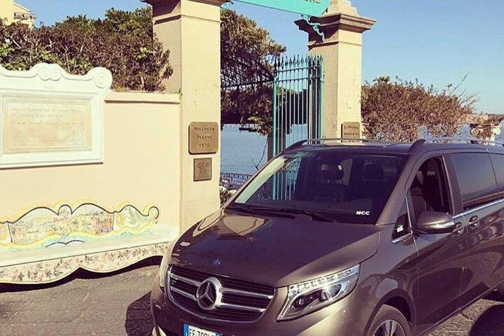 Private Transfer by Minivan from Sorrento to Rome Airport