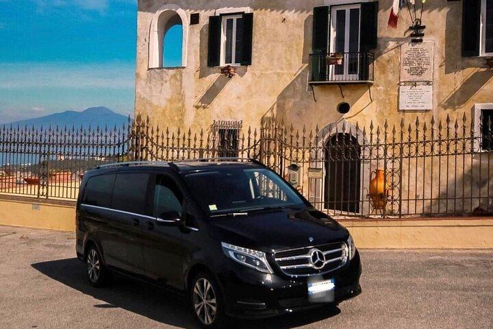Private Transfer by Minivan from Sorrento to Rome Airport