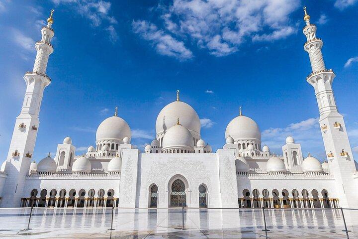 Abu Dhabi City Tour from Dubai: Qasr Al Watan, Emirates Palace, Mosque