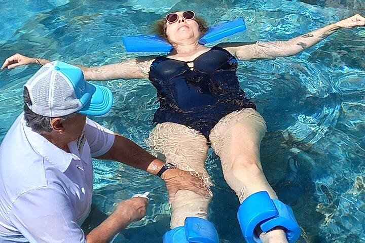 1-Hour of osteopathy in the swimming pool in Marrakech.