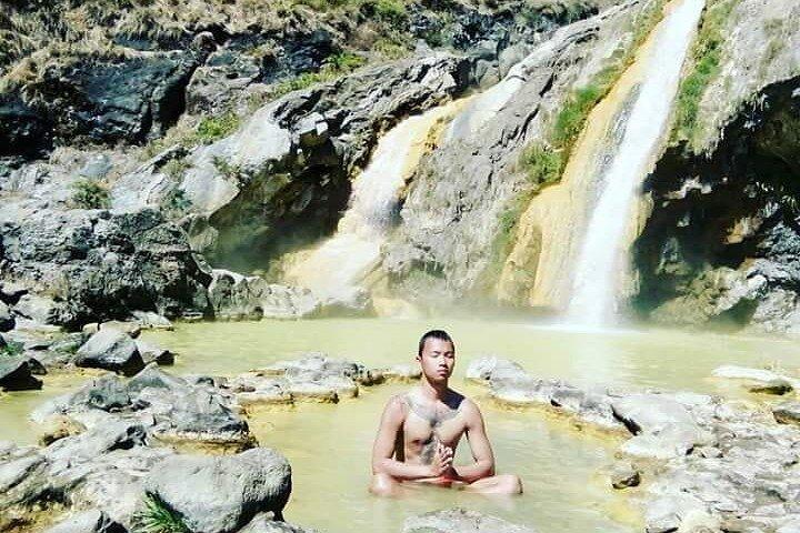 3D/2N Rinjani trekking summit,lake and hot springs.