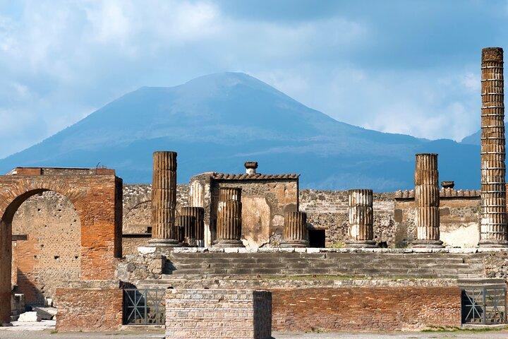 Private Tour of Pompeii and the Amalfi Coast from Sorrento or Naples