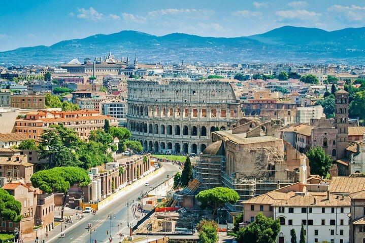 Small-group Colosseum, Forum and Palatine Guided Tour