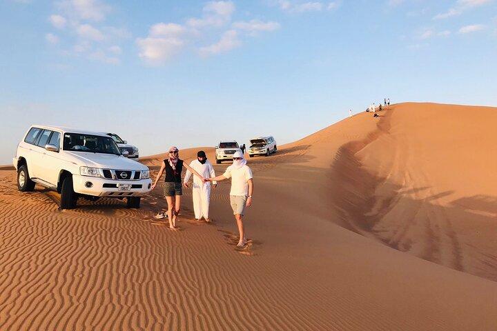 Red Dune 4x4 Desert Safari with Sand Boarding & Camel (4 hr)