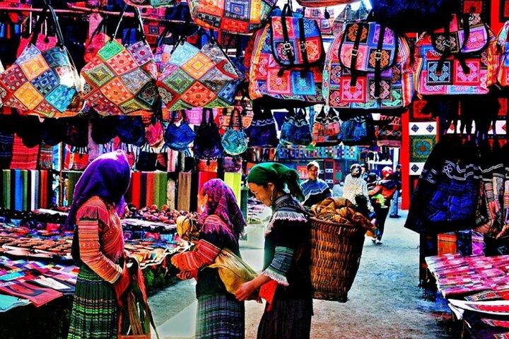Tour to Sapa town and Cat Cat Village at the Fansipan Mountain