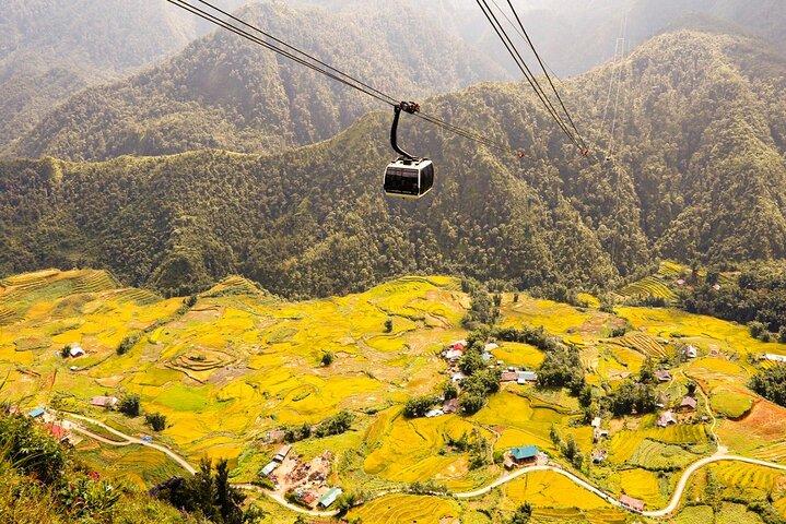 Tour to Sapa town and Cat Cat Village at the Fansipan Mountain