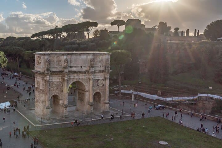 Houses of Augustus and Livia Private Tour with Roman Forum and Palatine Hill